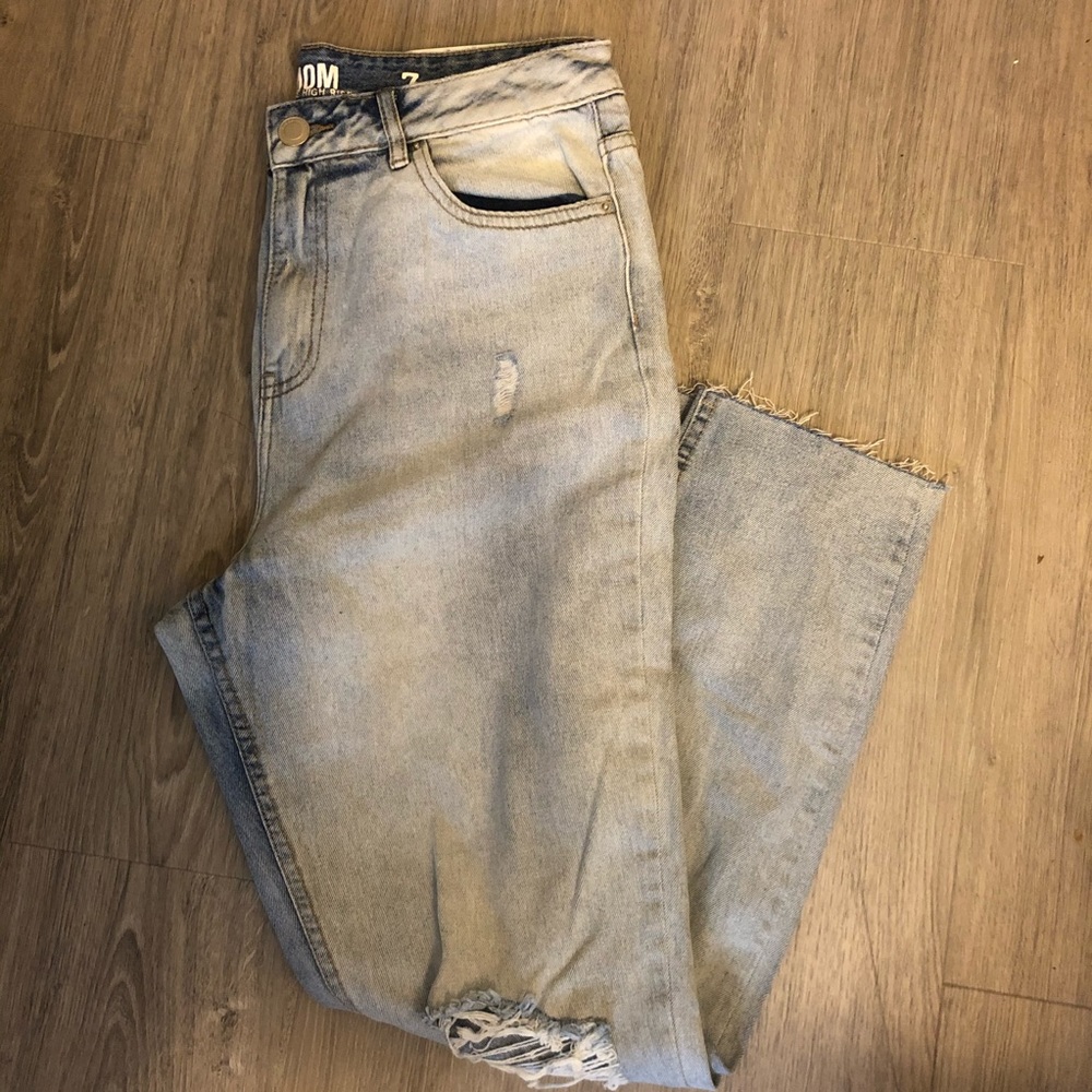 *Never worn* Mom vintage high rise jeans